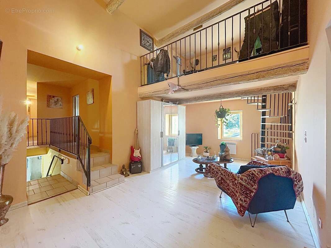 Maison à COURTHEZON