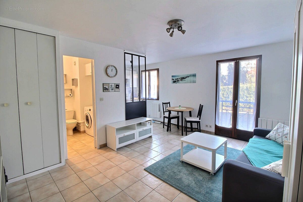 Appartement à FONTENAY-LE-FLEURY