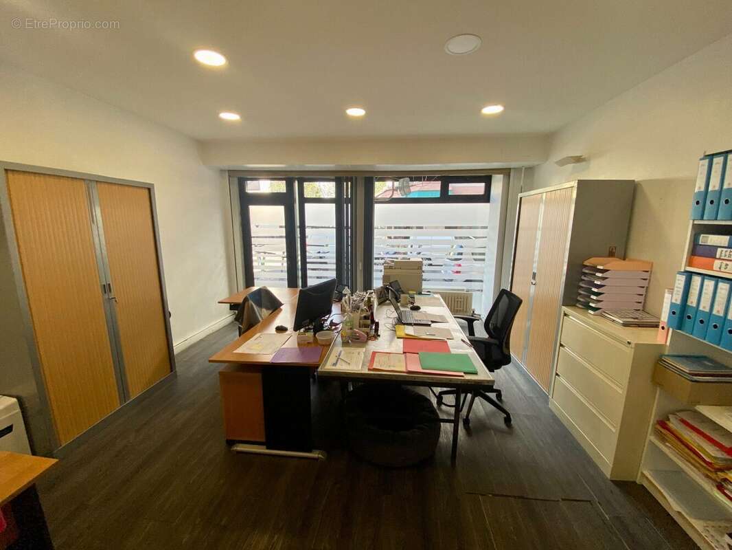 Commerce à PARIS-11E