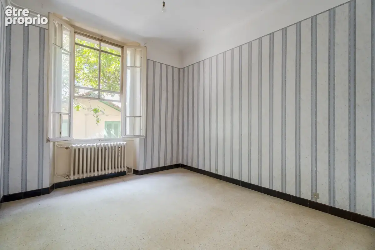 Haut de villa T3 au calme, belle terrasse  et 2 pk privatifs - photo 5