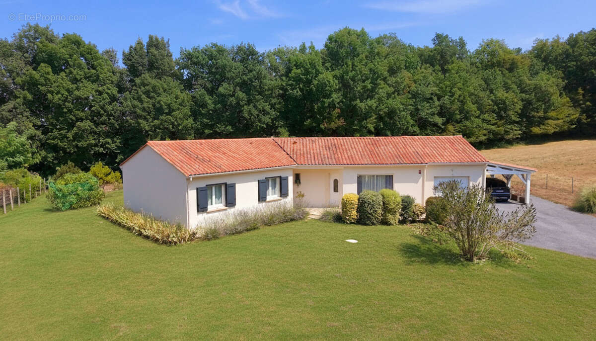 Maison 135m² au calme sans travaux, 4 chambres, garage et carport, terrain plat environ 2500m² à Meyrals - photo 11