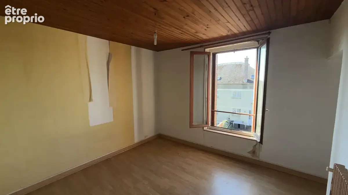 Appartement T2 de 43.91 m2, cave et grenier - 33 rue Saint Jean - 02000 LAON. - photo 4