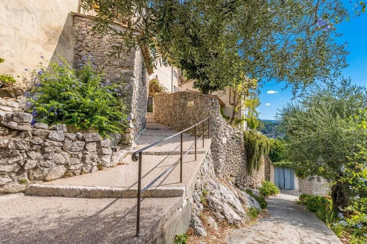 Maison de caractère 8P/ 354 m² – Vue panoramique / 6 suites / appartement 2P indépendant / terrain 1041 m² / 25 min de Nice - photo 31