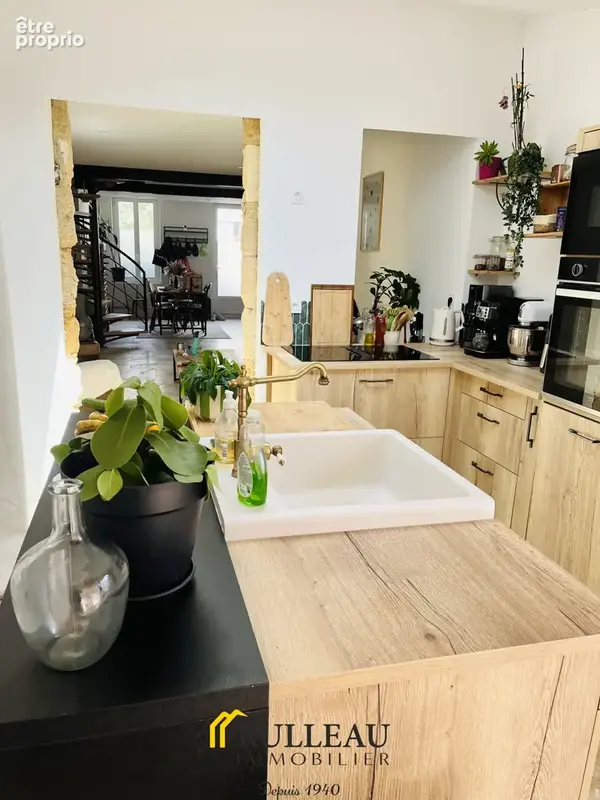 Maison en pierre atypique rénovée de 101 m2 avec terrasse et jardin non attenant situé à ASQUES au bord de la - photo 8