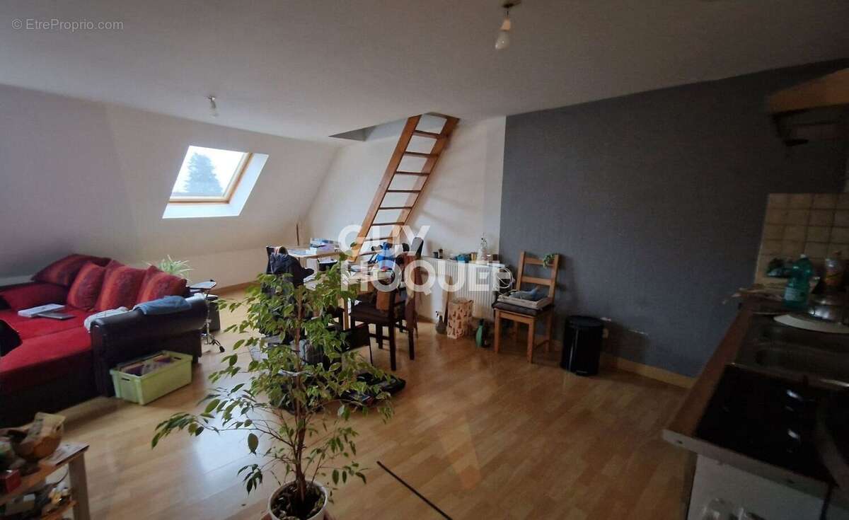 Appartement à ROUGEMONT-LE-CHATEAU