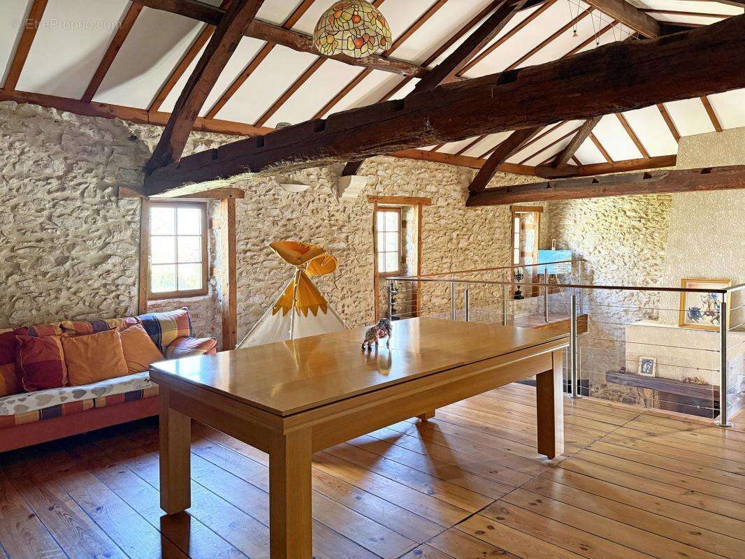 Maison à RIVIERE-SAAS-ET-GOURBY