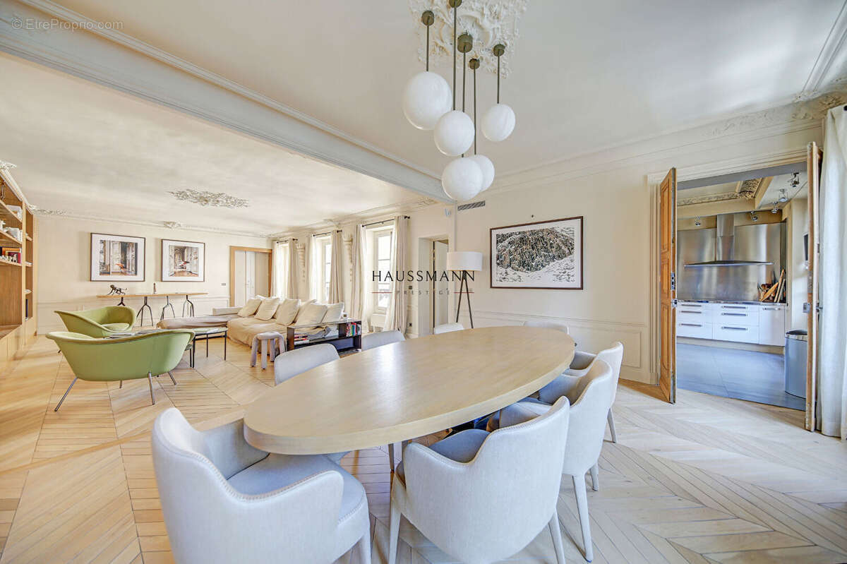 Appartement à PARIS-7E