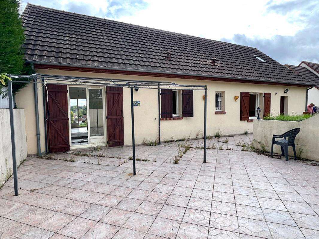 Maison à SAINT-HILAIRE-LA-GRAVELLE