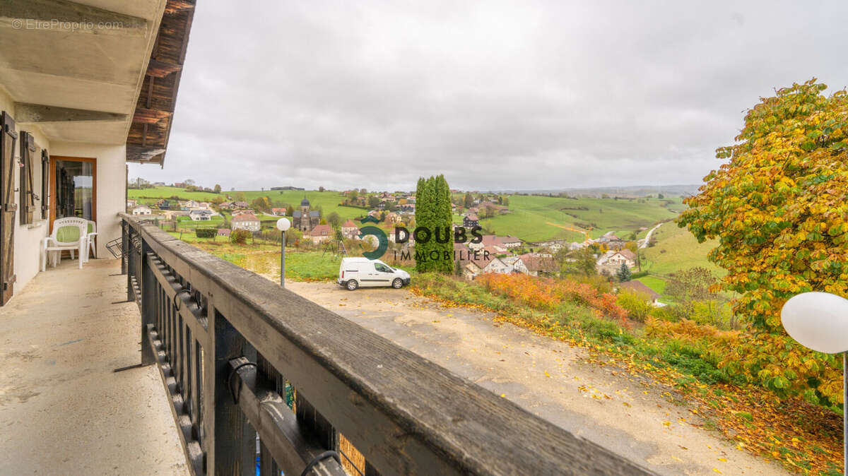 Maison à GUYANS-VENNES