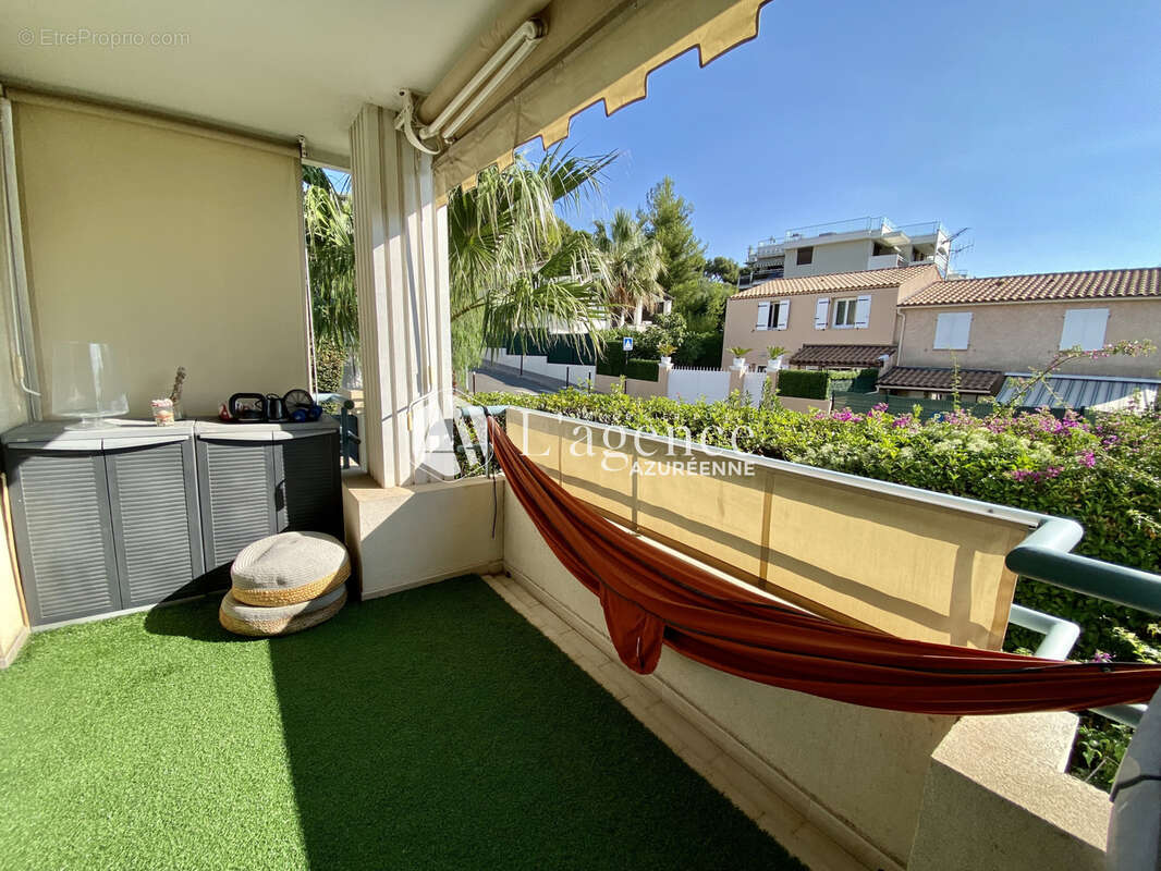 Appartement à SAINT-LAURENT-DU-VAR