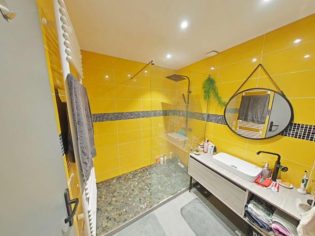 Appartement 68 m² à Saint-Etienne  - photo 5