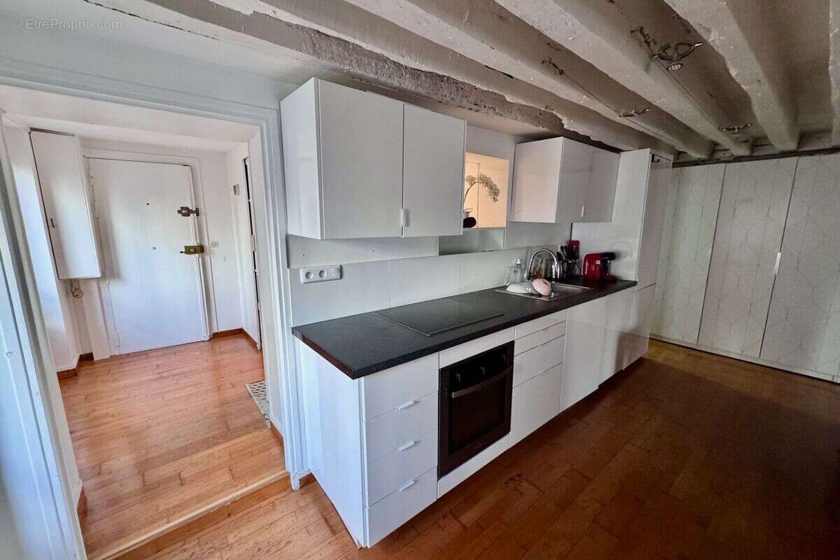 Appartement à PARIS-2E