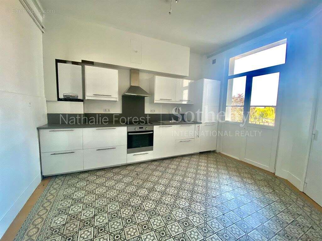 Appartement 225 m² à La Madeleine  - photo 10