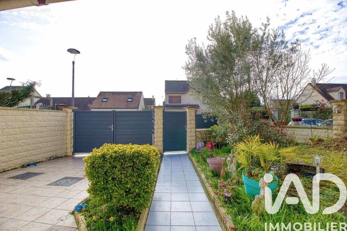 Photo 2 - Maison à GOUSSAINVILLE