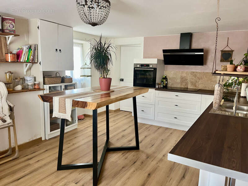 Maison à LES MAGNILS-REIGNIERS