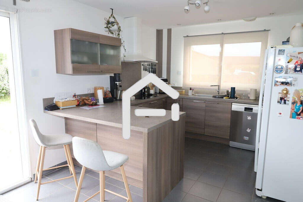 Maison 116 m² à La Tour-Du-Crieu  - photo 3