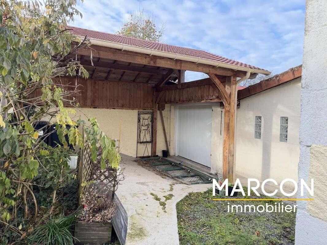 Maison à MOUTIER-MALCARD