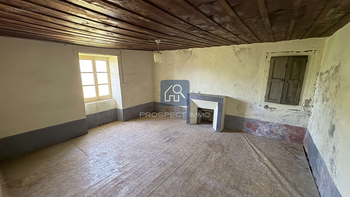 Maison à rénover avec terrain - photo 4