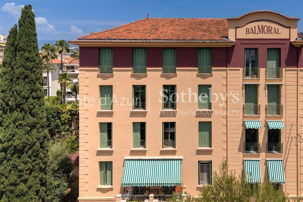 Appartement bourgeois Belle Époque avec vue mer au centre de Cannes - photo 10
