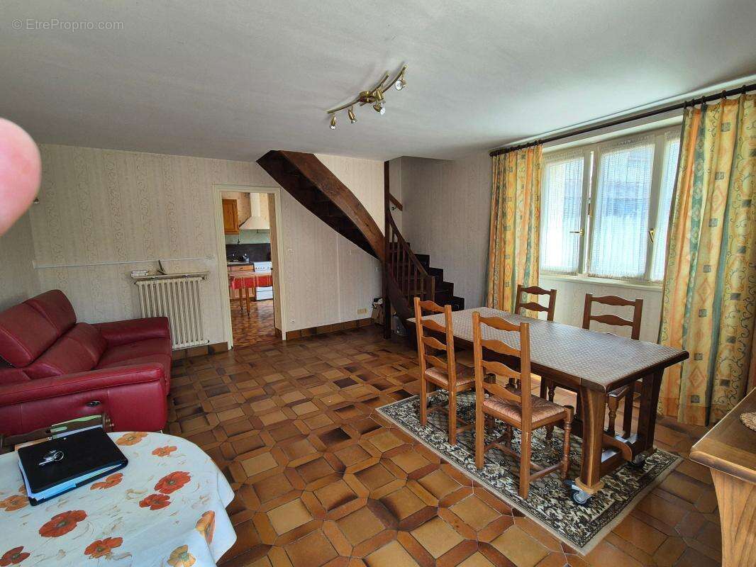 Maison à MESVES-SUR-LOIRE