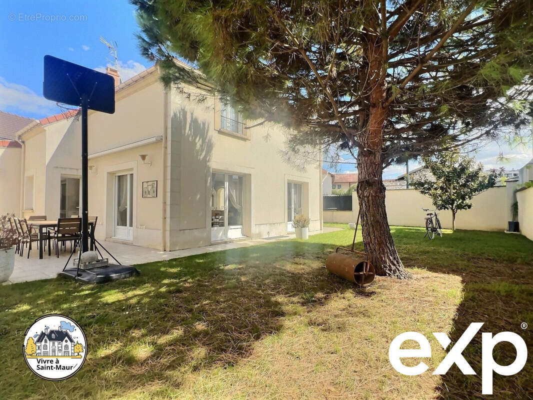 Maison à SAINT-MAUR-DES-FOSSES