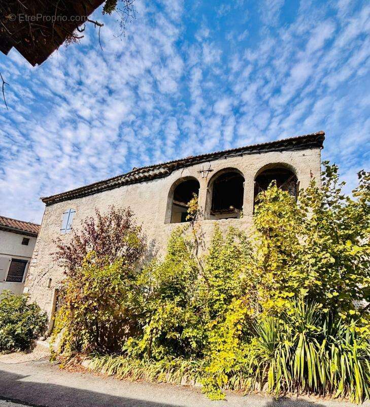 Maison à GROSPIERRES