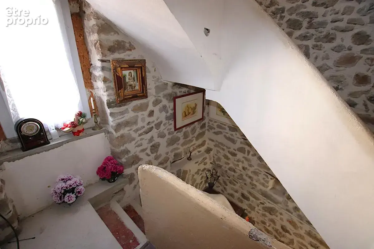 Maison de caractère 180 m²  avec exterieur et sous-sol intégral - dpe c - photo 6