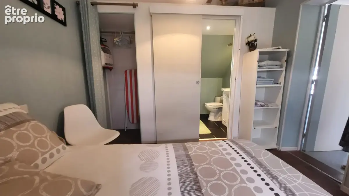 A deux pas du port de Sauzon, maison doté de beaux volumes habitables - photo 10