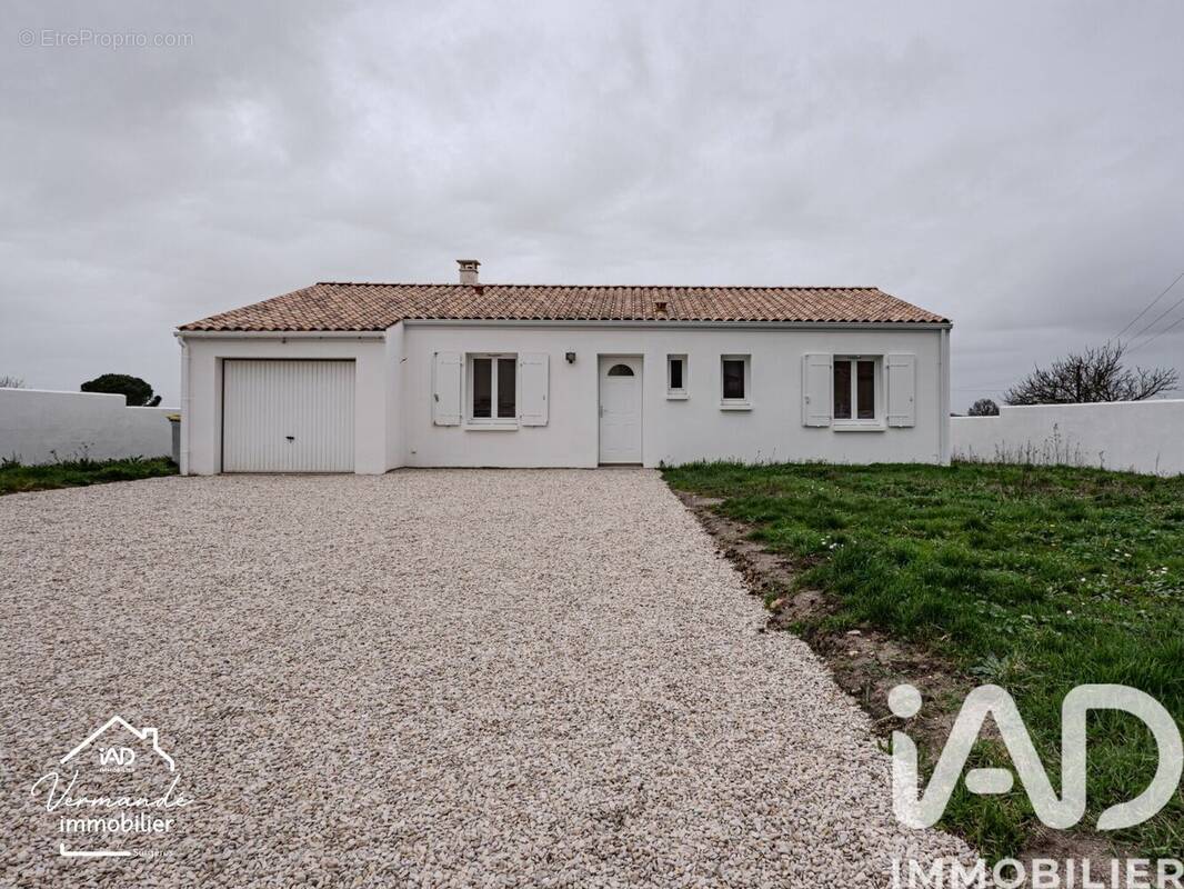 Photo 1 - Maison à SURGERES