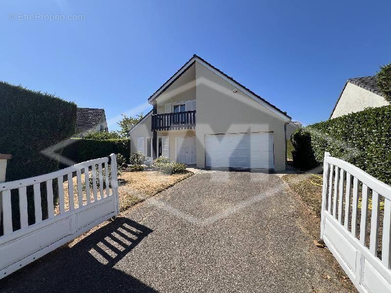Maison à COMBS-LA-VILLE