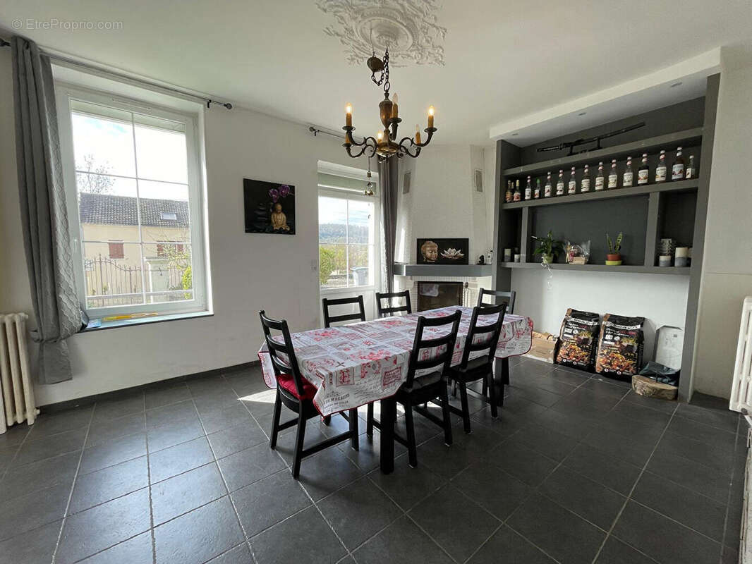 Maison à SAACY-SUR-MARNE