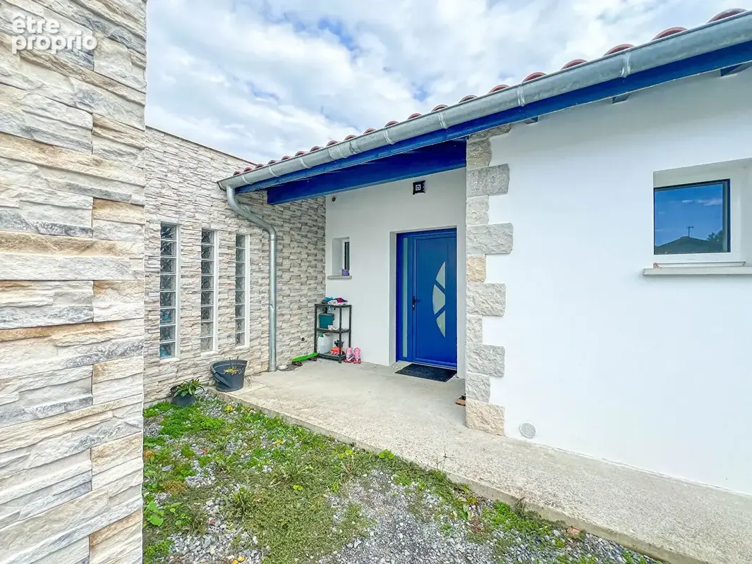 Au calme, idéale en toute saison, récente contemporaine de plain-pied de 157 m2 avec  garage/atelier - photo 2