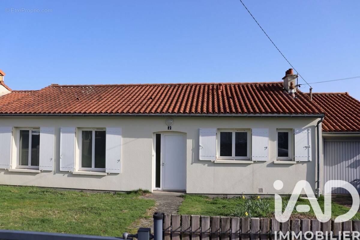 Photo 1 - Maison à MONCOUTANT