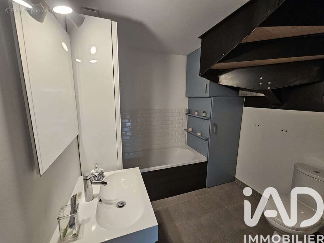 Photo 7 - Commerce à VERRIERES