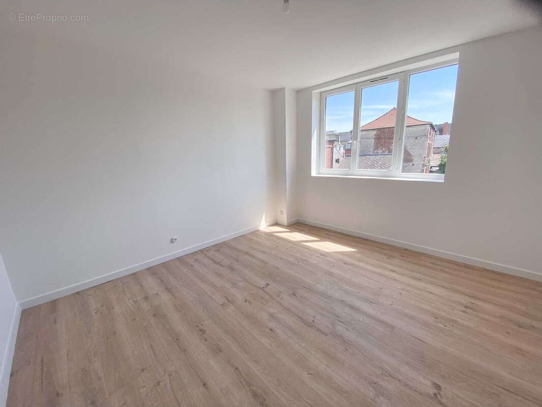 1 appart + 3 plateaux amenageables (pour investisseur, projet pro ou passionné) 97 m2 + 325 m2 - photo 5