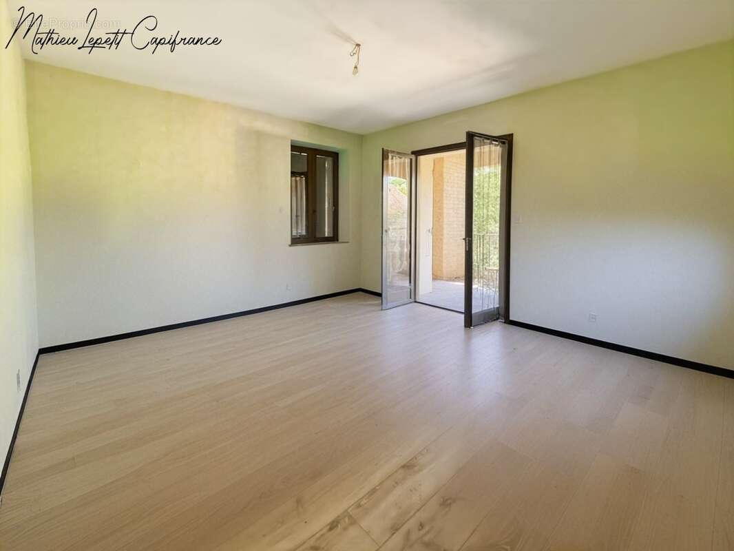 A vendre Maison en pierre de caractère de 240 m², pigeonnier, ancien séchoir à tabac et terrain clos de 2 065 m² – Lalinde 24150 - photo 16