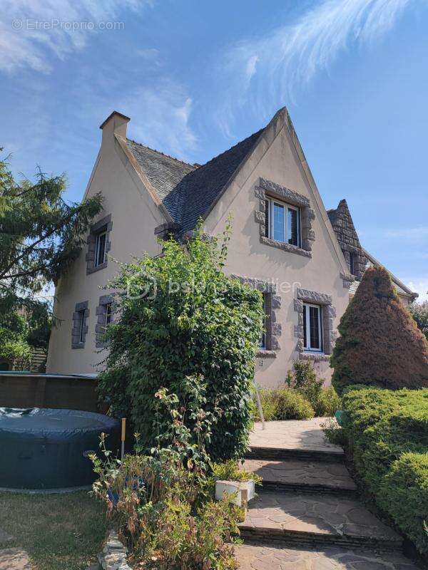 Pavillon sur sous-sol total de 234 m² sur 880 m² de jardin - photo 12