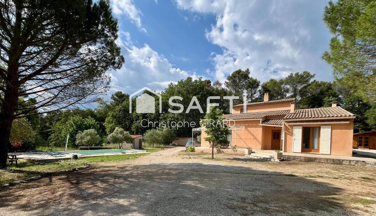 Photo 1 - Maison à LA TOUR-D'AIGUES