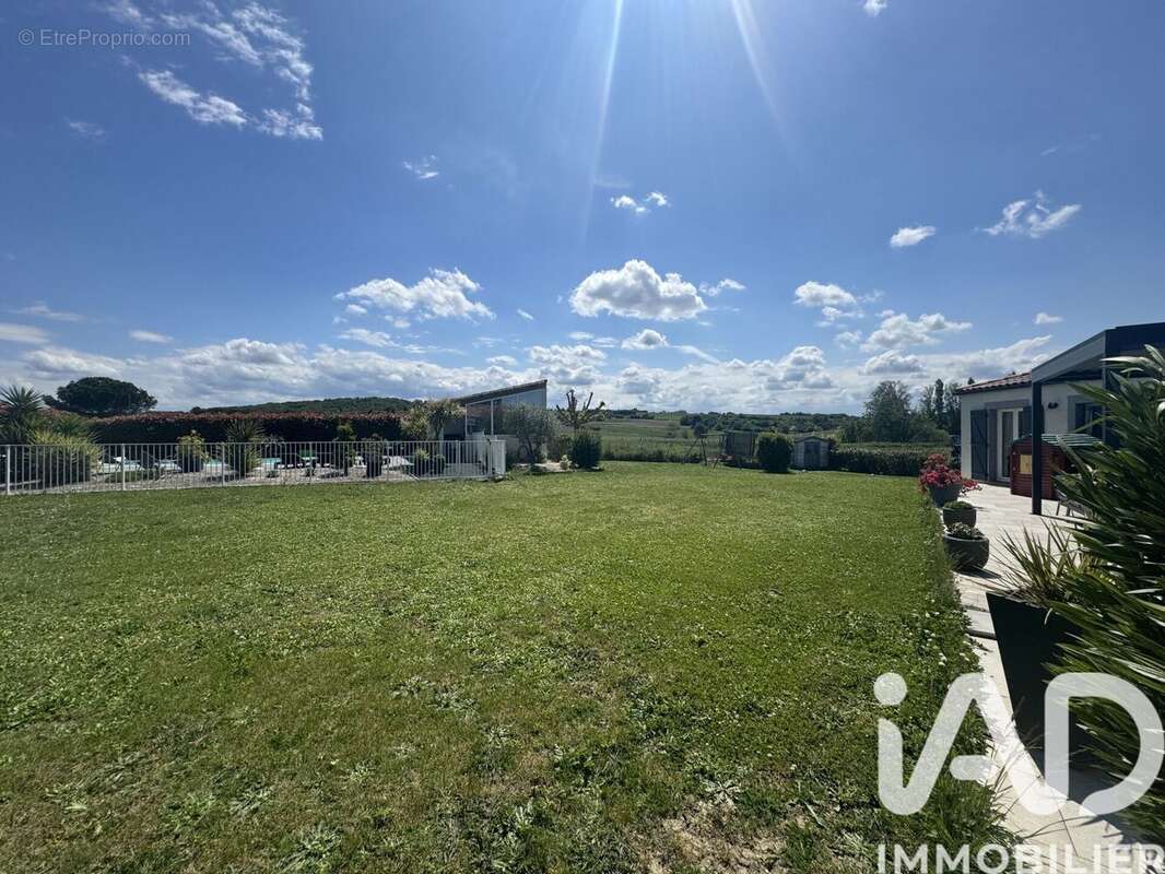 Photo 3 - Maison à VILLENEUVE-LES-MONTREAL