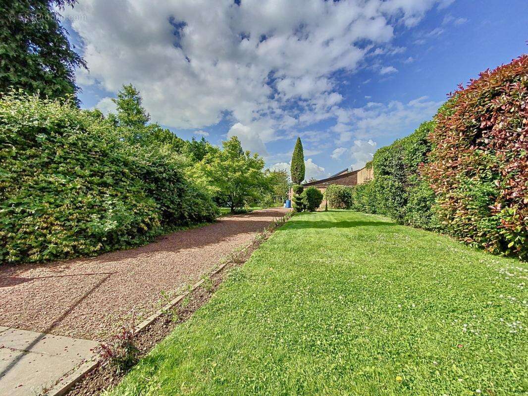 Maison à LA CHAPELLE-D&#039;ARMENTIERES