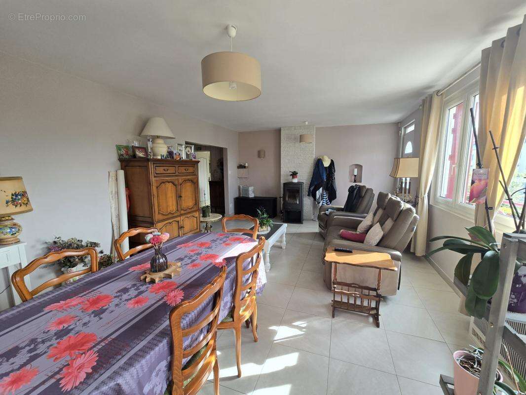 Maison à JUIGNE-SUR-SARTHE