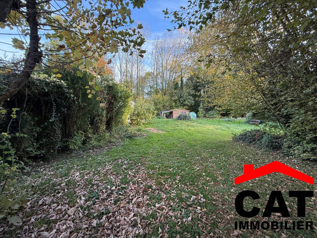 Terrain à MORET-SUR-LOING