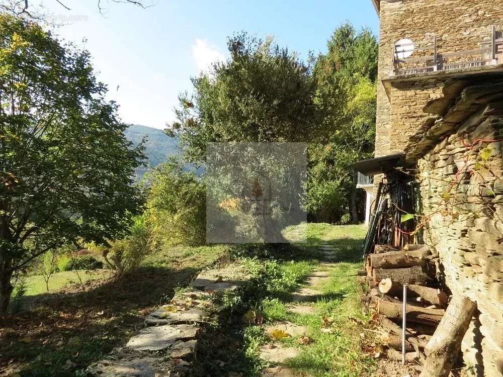Maison à SAINT-GERMAIN-DE-CALBERTE