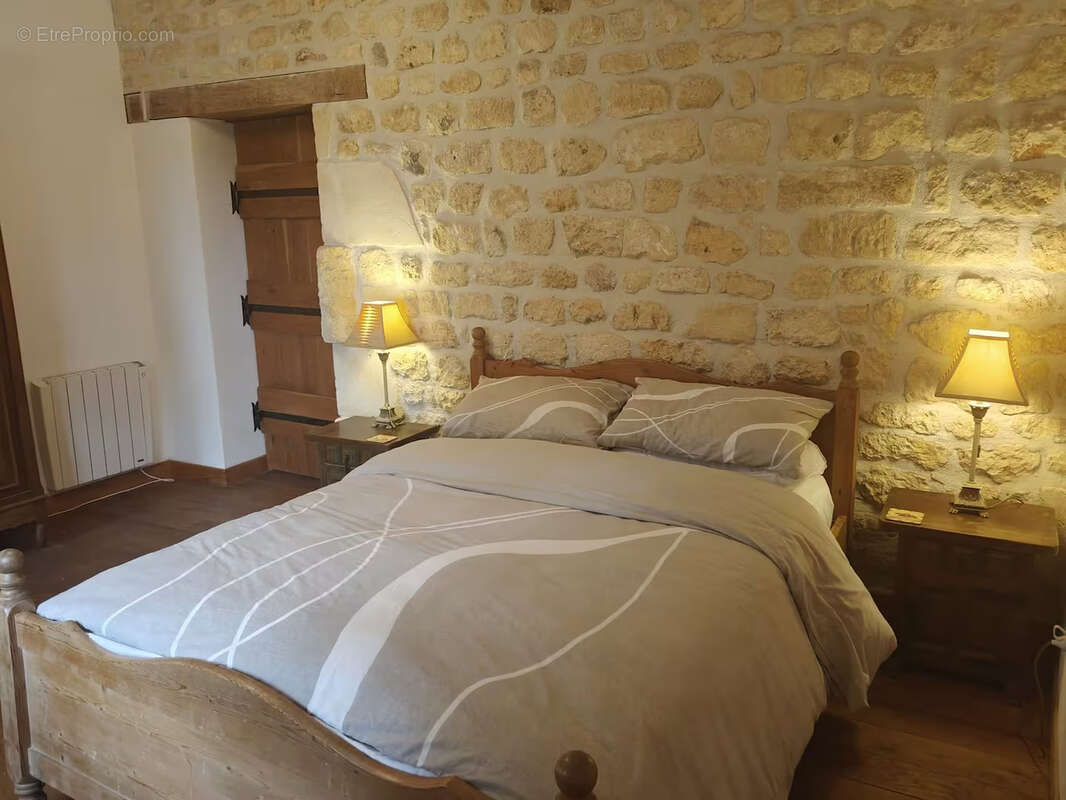 Maison à SAINT-SIGISMOND-DE-CLERMONT