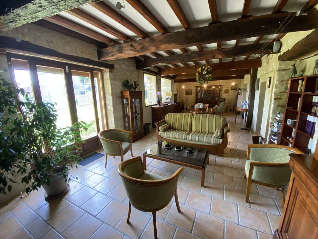 Maison à MAUVEZIN