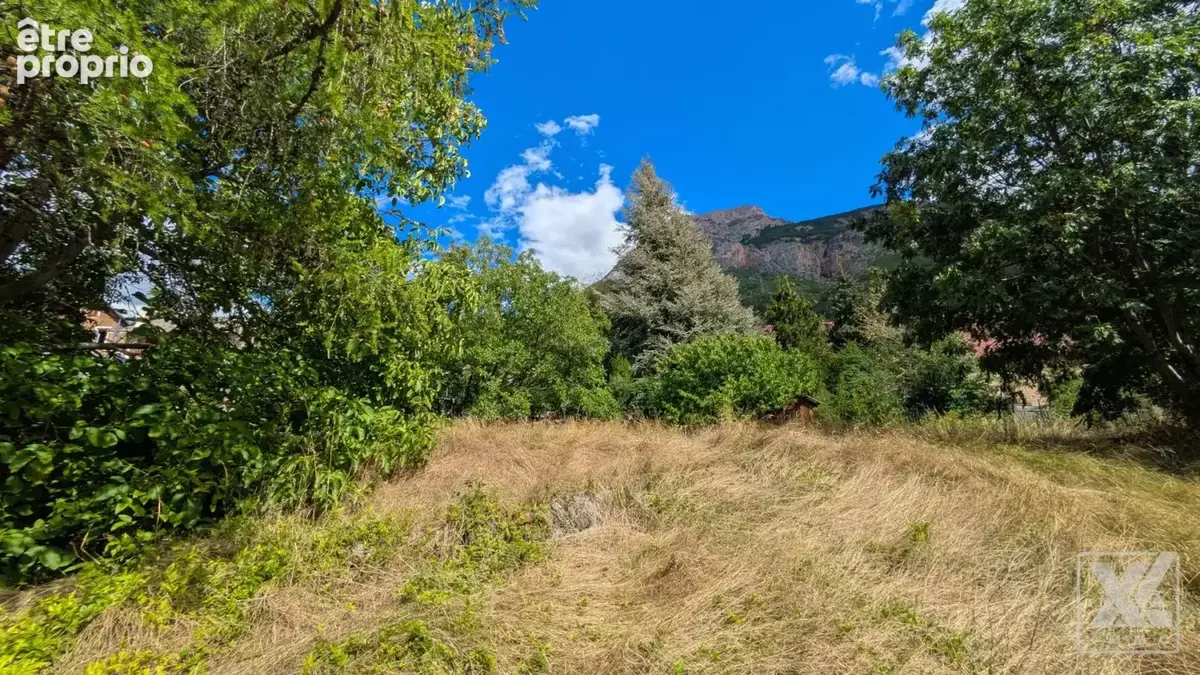 Terrain à bâtir de 1088 m² avec permis accordé - photo 2