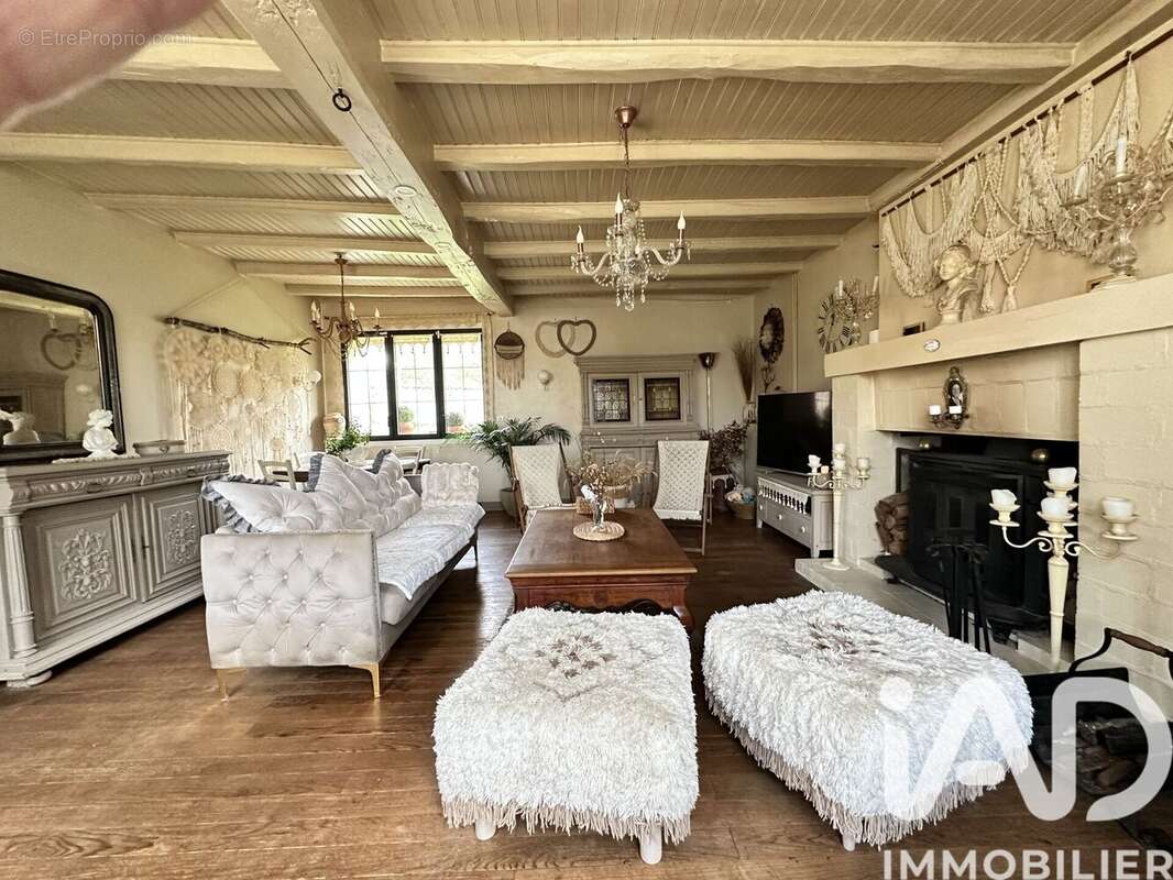 Maison 155 m² à Villemain  - photo 5