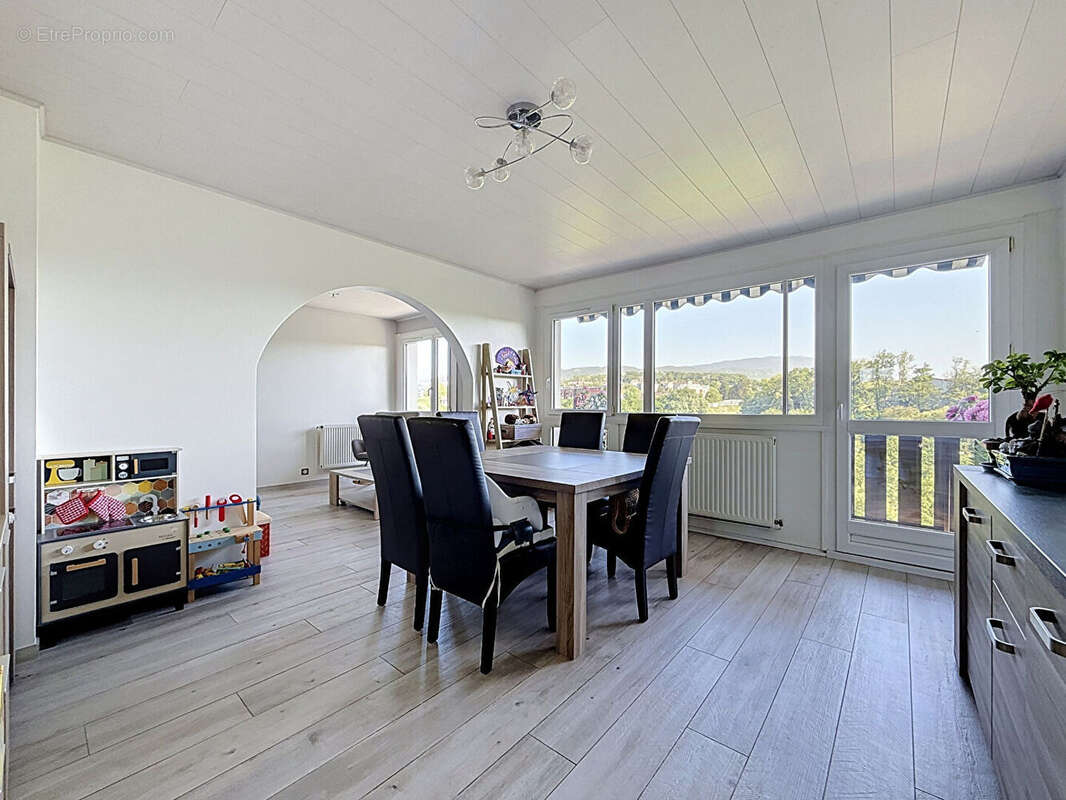 T5 MEYTHET 92, 51 m² en dernier étage - photo 3