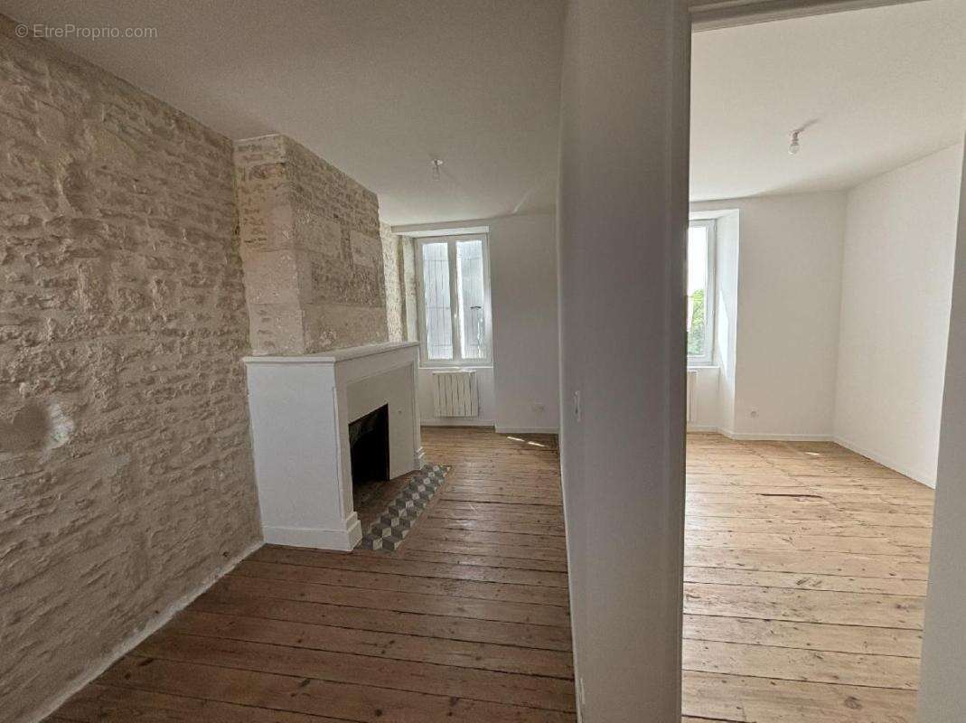 Maison à MAUZE-SUR-LE-MIGNON