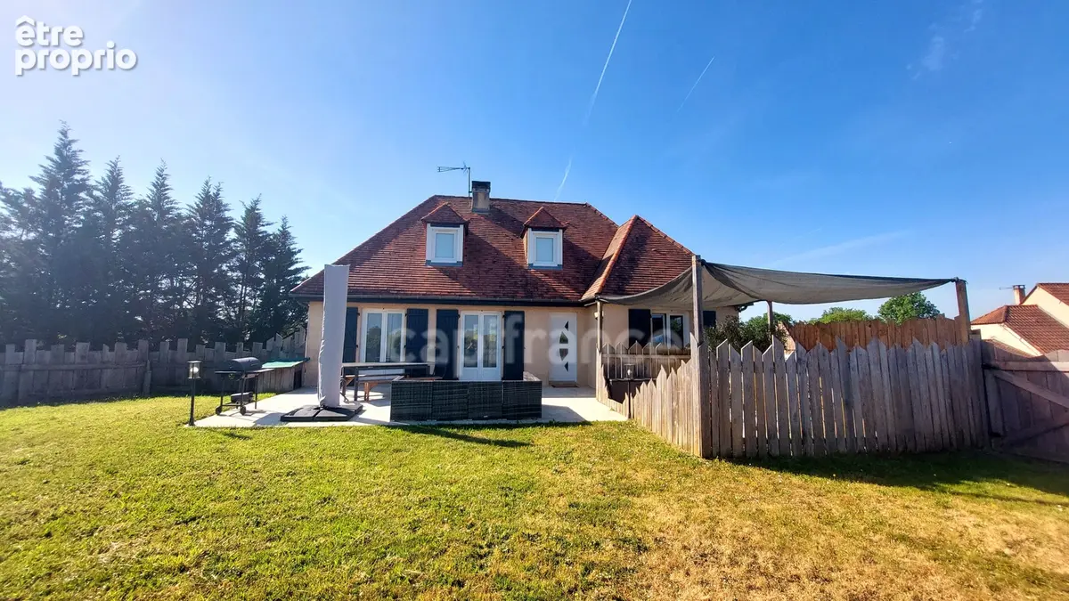 Maison à Salignac-Eyvigues, 155m², 7 pièces, 5 chambres, 5667m² de terrain, sans travaux, rentabilité, terrain en plus à bâtir - photo 20